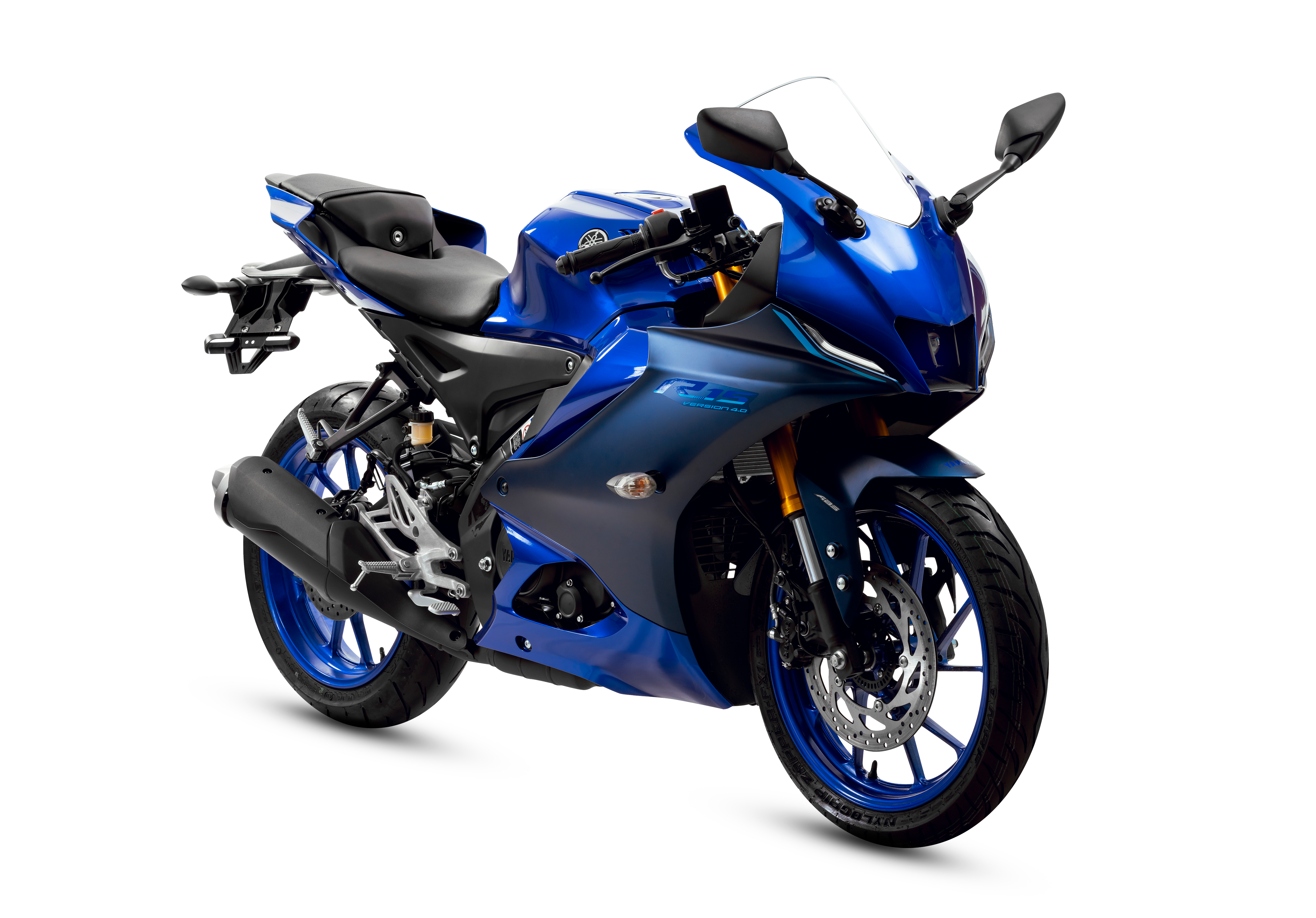 Moto deportiva Yamaha YZF-R15 ABS en color azul, con diseño aerodinámico, suspensión invertida y llantas deportivas azules, perfecta para los amantes de la velocidad, disponible en Kasei Motors, concesionario oficial Yamaha en Lince, Lima Moto deportiva Yamaha YZF-R15 ABS en color azul, con diseño aerodinámico, suspensión invertida y llantas deportivas azules, perfecta para los amantes de la velocidad, disponible en Kasei Motors, concesionario oficial Yamaha en Lince, Lima